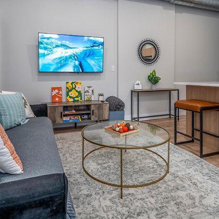 Prime Otr, 3 Lux Queen Beds, Two 55In Tvs, Steps To Tql, Findlay Market, Light Rail, Fast Wifi Cincinnati Luaran gambar