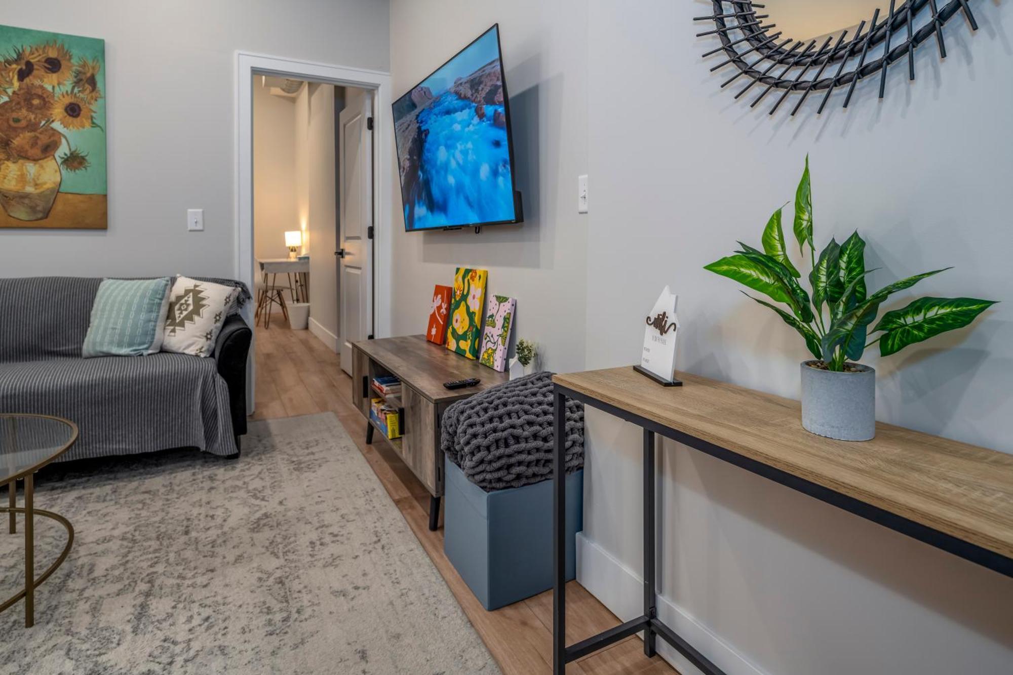 Prime Otr, 3 Lux Queen Beds, Two 55In Tvs, Steps To Tql, Findlay Market, Light Rail, Fast Wifi Cincinnati Luaran gambar