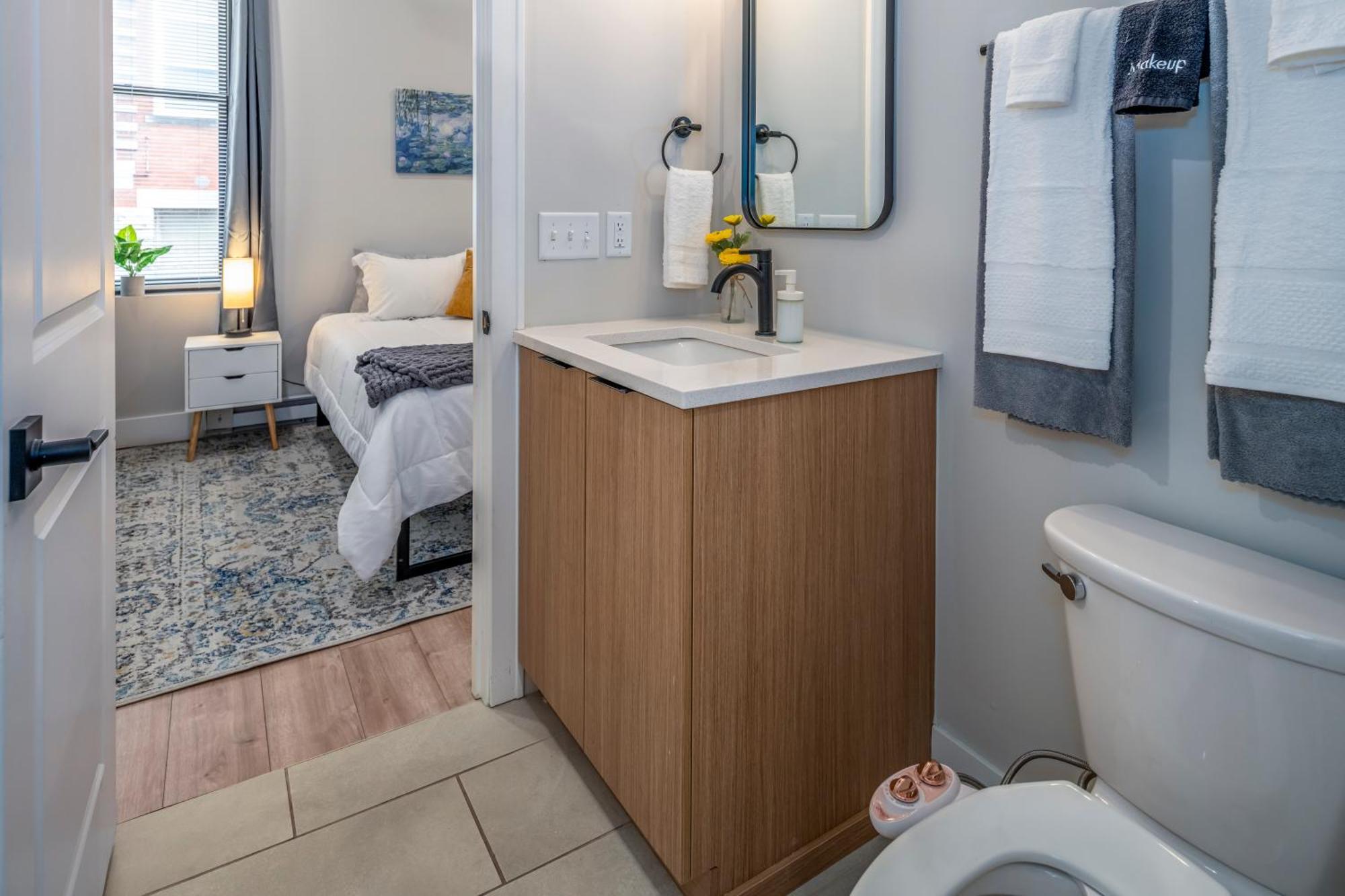 Prime Otr, 3 Lux Queen Beds, Two 55In Tvs, Steps To Tql, Findlay Market, Light Rail, Fast Wifi Cincinnati Luaran gambar