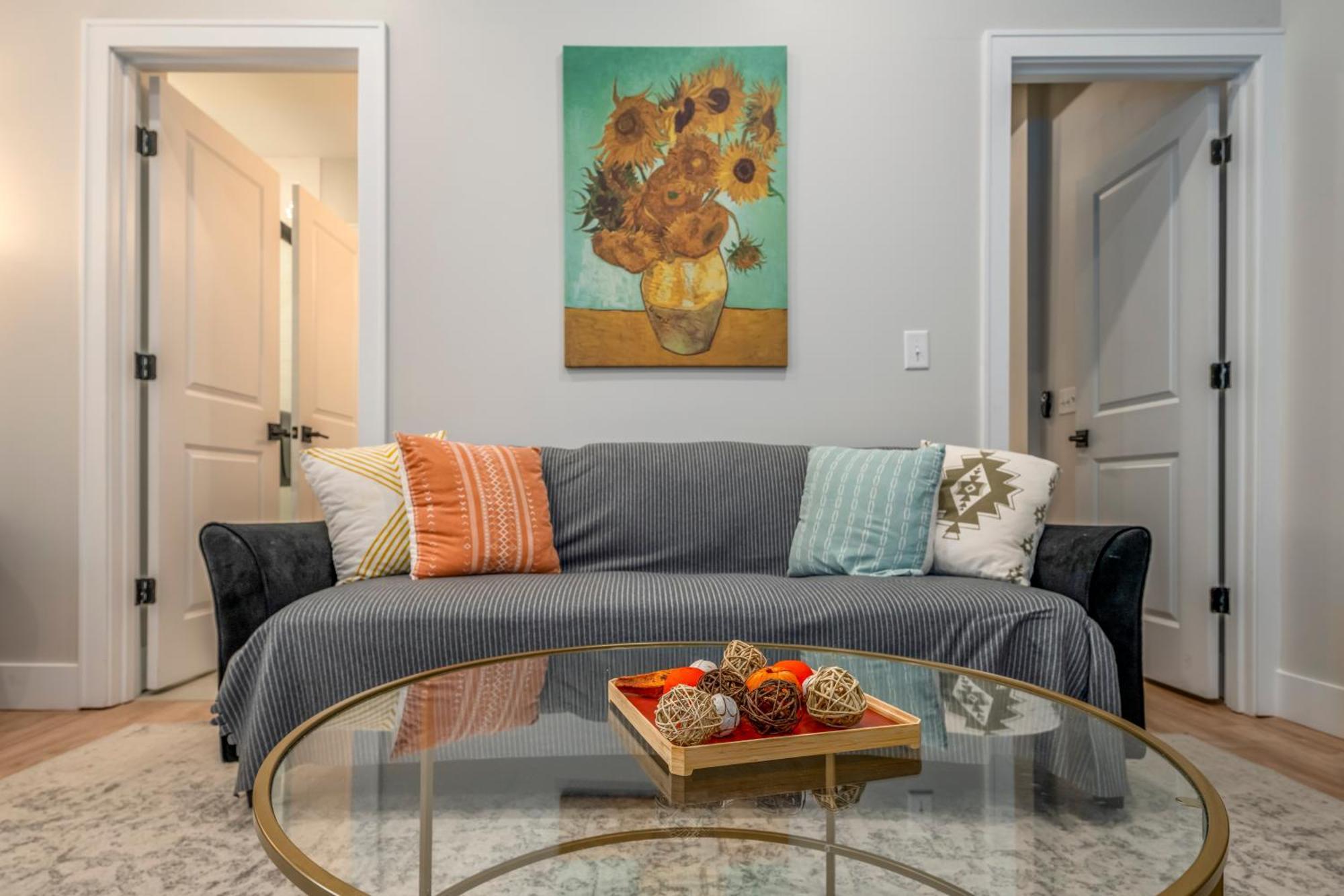 Prime Otr, 3 Lux Queen Beds, Two 55In Tvs, Steps To Tql, Findlay Market, Light Rail, Fast Wifi Cincinnati Luaran gambar