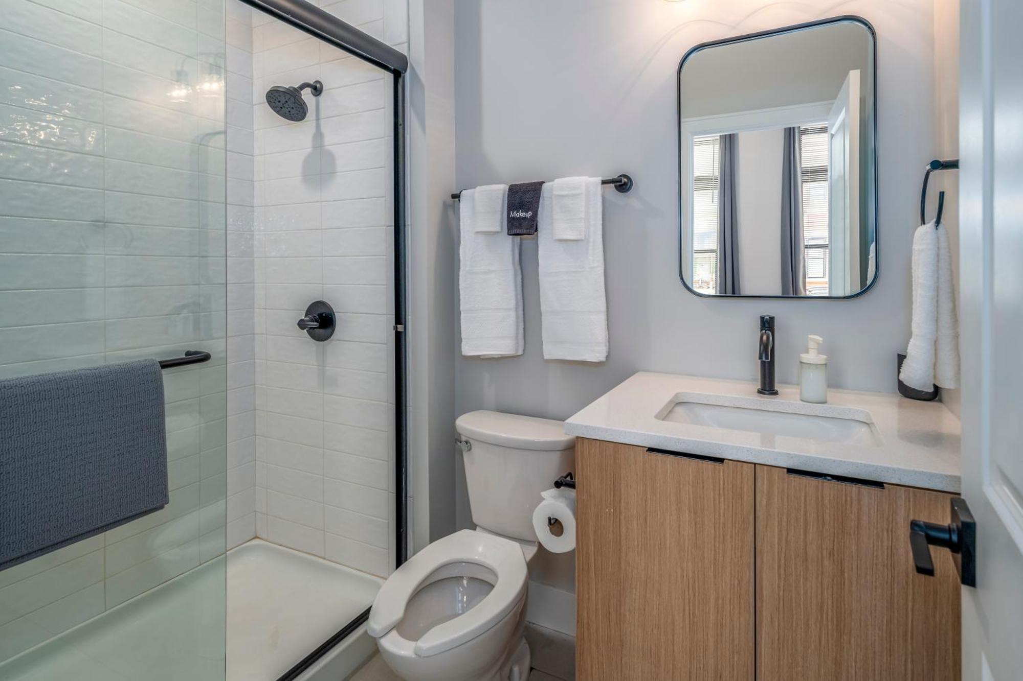 Prime Otr, 3 Lux Queen Beds, Two 55In Tvs, Steps To Tql, Findlay Market, Light Rail, Fast Wifi Cincinnati Luaran gambar