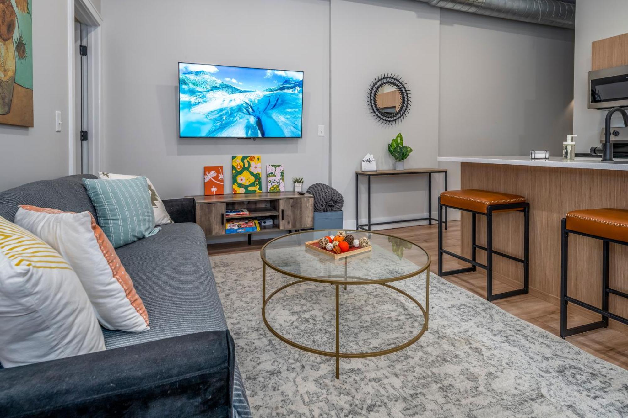 Prime Otr, 3 Lux Queen Beds, Two 55In Tvs, Steps To Tql, Findlay Market, Light Rail, Fast Wifi Cincinnati Luaran gambar