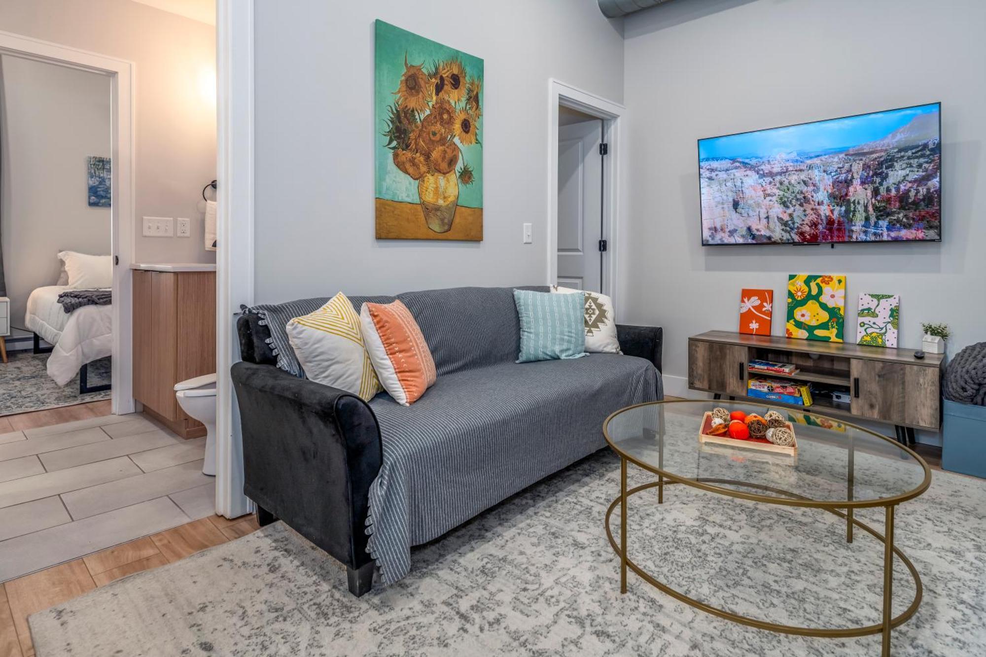 Prime Otr, 3 Lux Queen Beds, Two 55In Tvs, Steps To Tql, Findlay Market, Light Rail, Fast Wifi Cincinnati Luaran gambar