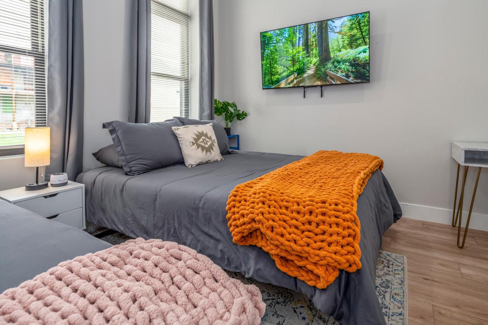 Prime Otr, 3 Lux Queen Beds, Two 55In Tvs, Steps To Tql, Findlay Market, Light Rail, Fast Wifi Cincinnati Luaran gambar